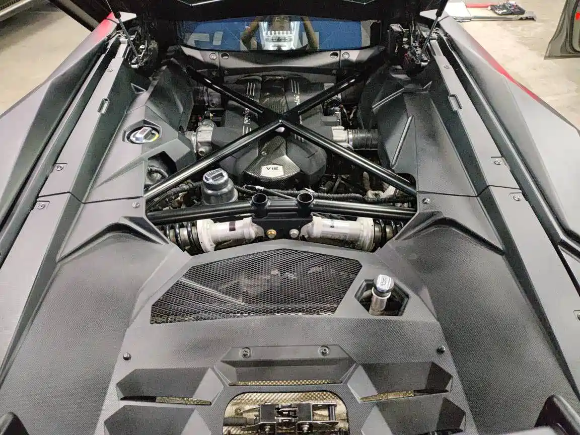 Lamborghini Aventador 2011 LP 700-4 фото 8