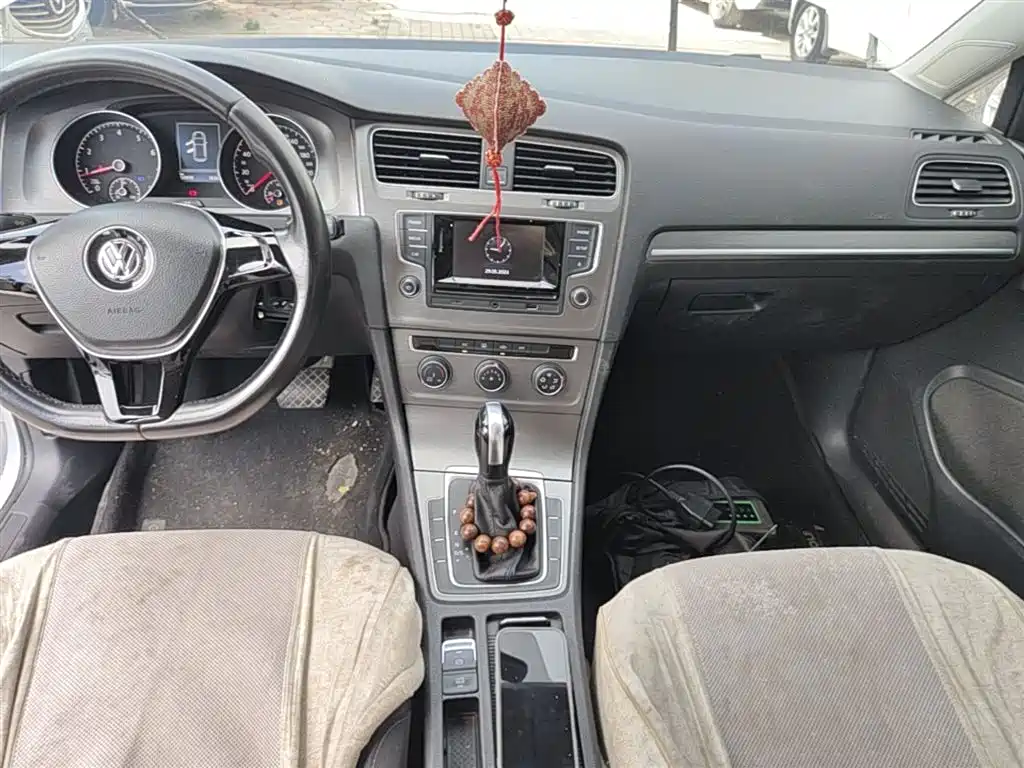 Volkswagen Golf 2016 1.6L Automatic Comfort фото 13
