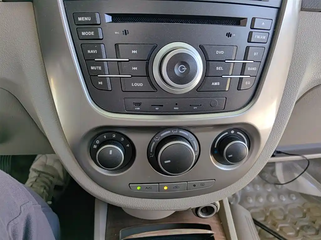 Buick Excelle 2015 1.5L Manual Classic фото 13