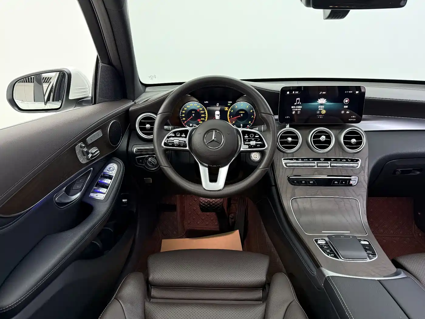 Mercedes-Benz GLC 2020 Facelift GLC 300 L 4MATIC Dynamic фото 8