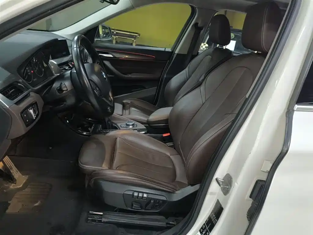 BMW X1 2016 xDrive20Li Luxury Model фото 15