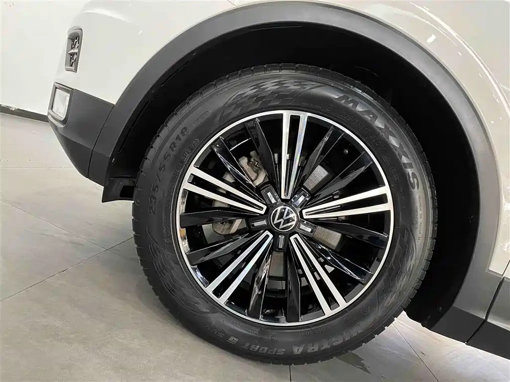 Volkswagen Tiguan L 2019 Facelift 330TSI Auto 2WD Panorama Comfort China VI фото 9