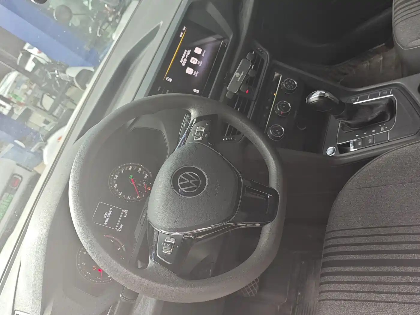 Volkswagen Tharu, миниатюра 7