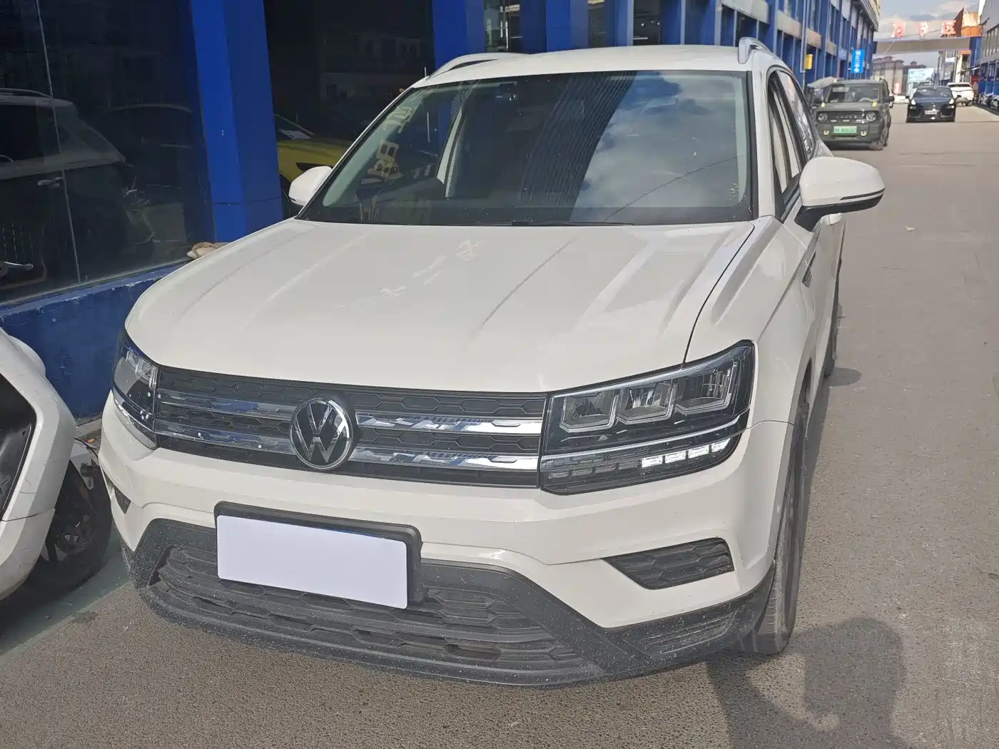 Volkswagen Tharu