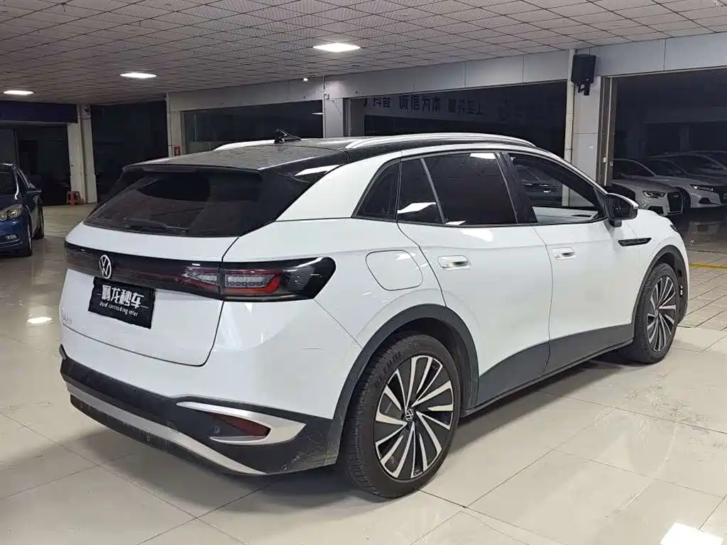 Volkswagen ID.4 X 2023 Pure Long Range Edition фото 8