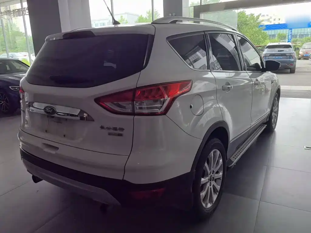 Фото 7 - Ford Kuga