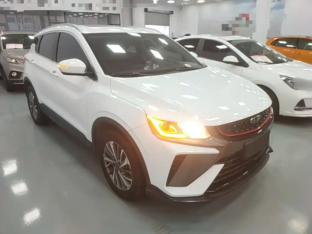 Фото 4 - Geely Binyue