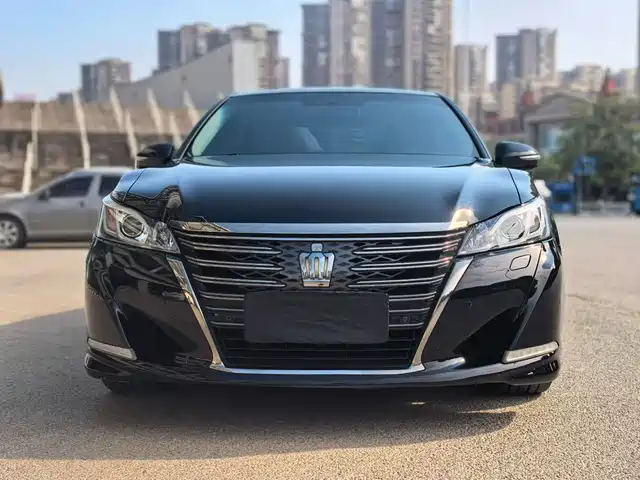 Toyota Crown 2018 2.0T Fashion Edition — фото 5