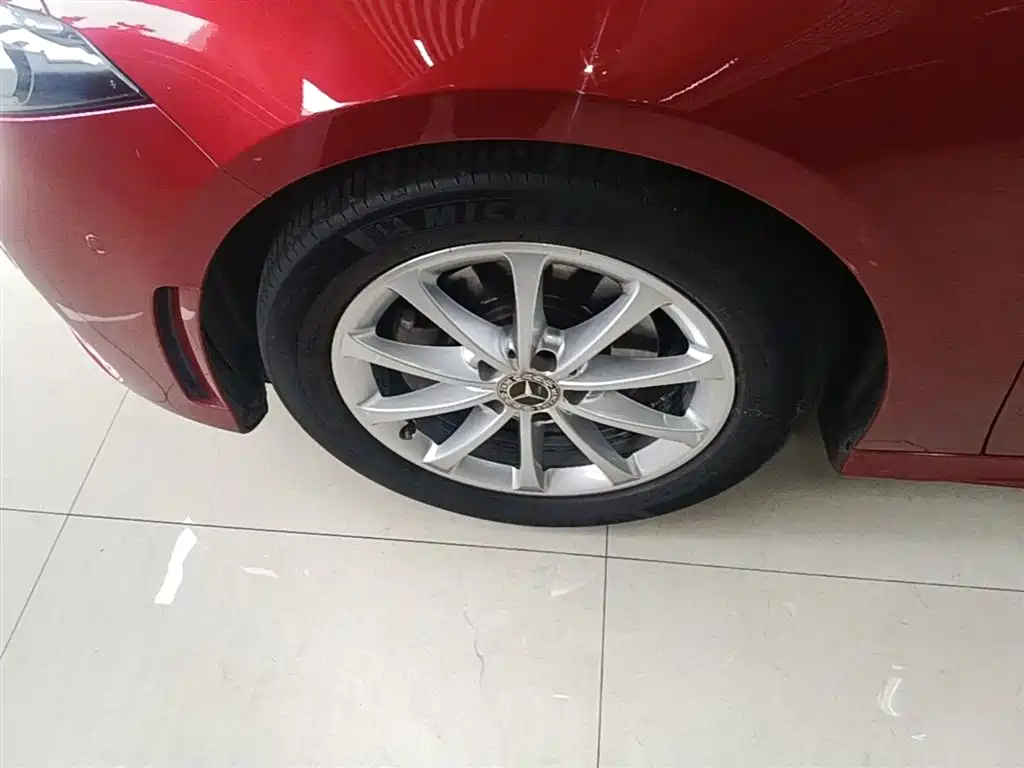 Mercedes-Benz A-Class 2019 Facelift A 200 L Sports Sedan фото 23