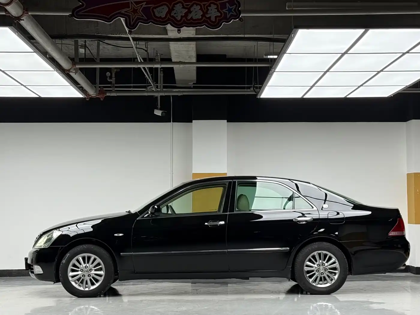 Toyota Crown 2009 2.5L Royal Special Navigation Edition фото 3