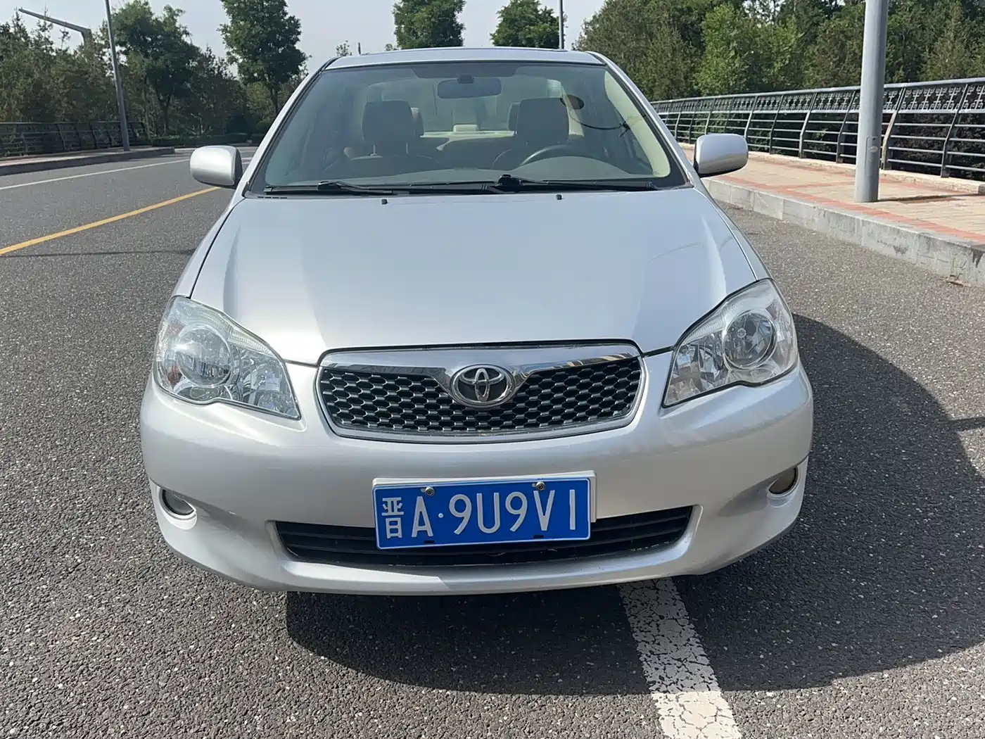 Toyota Corolla 2011 1.6L Manual Luxury Edition фото 4