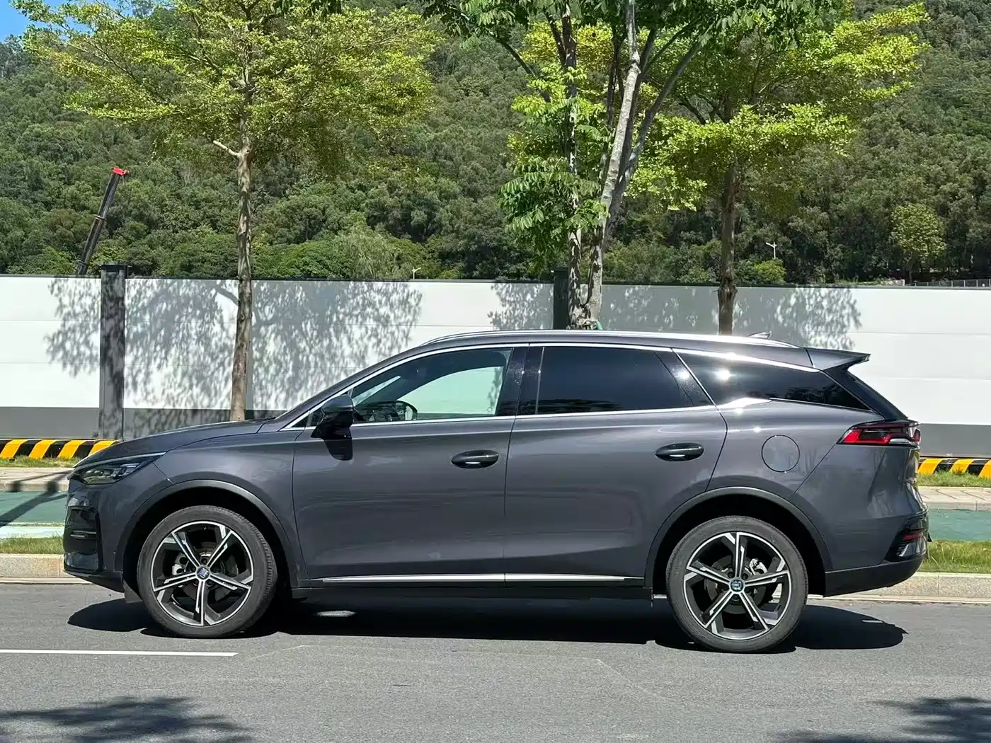 BYD Tang New Energy 2021 DM-i 112KM Honor фото 7