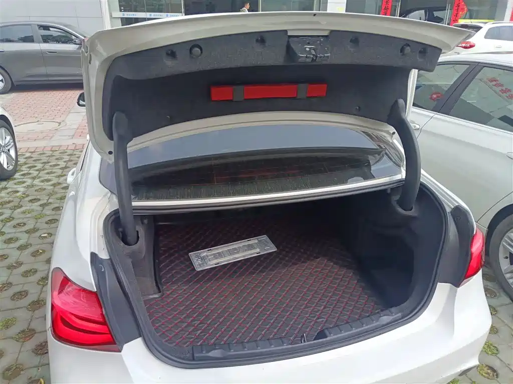BMW 3 Series 2018 320i M Sport Package фото 15