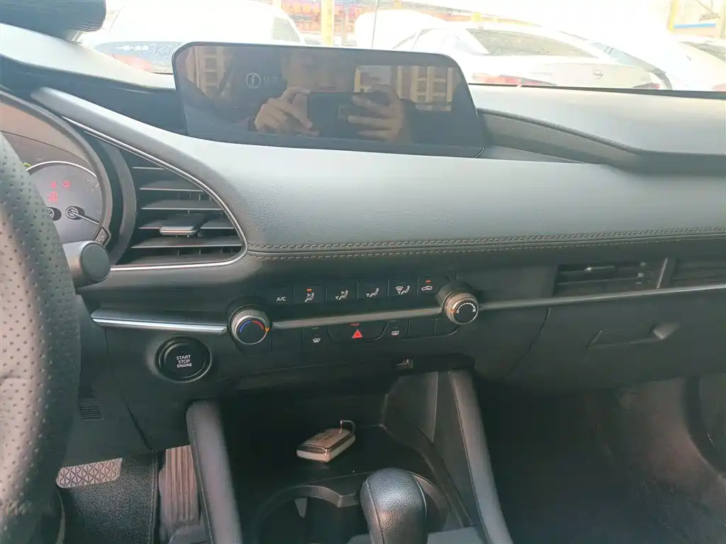 Mazda Mazda3 Axela 2024 2023 2.0L Auto Zhiqing