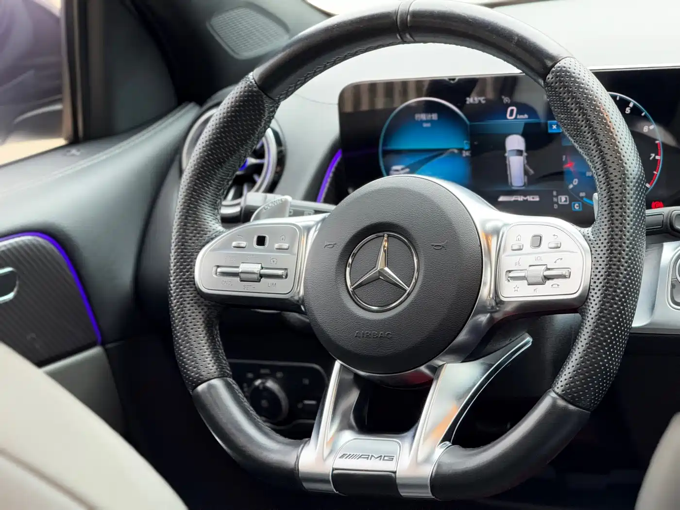 Mercedes-Benz GLB AMG 2022 AMG GLB 35 4MATIC фото 15