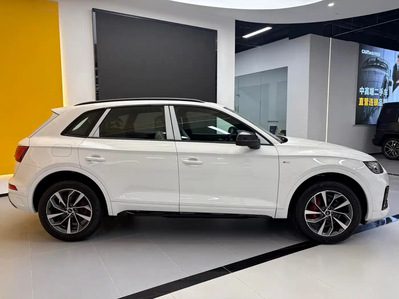 Audi Q5L 2024 Model 40 TFSI Luxury Dynamic фото 4