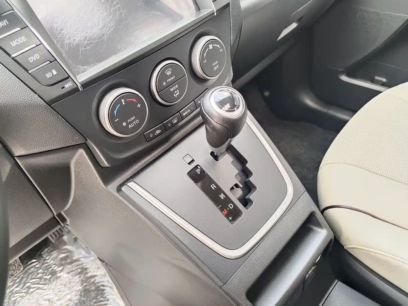 Mazda Mazda5 2013 2.0L Automatic Luxury фото 12