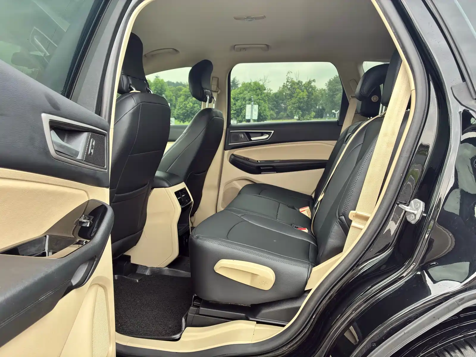 Фото 9 - Ford Edge