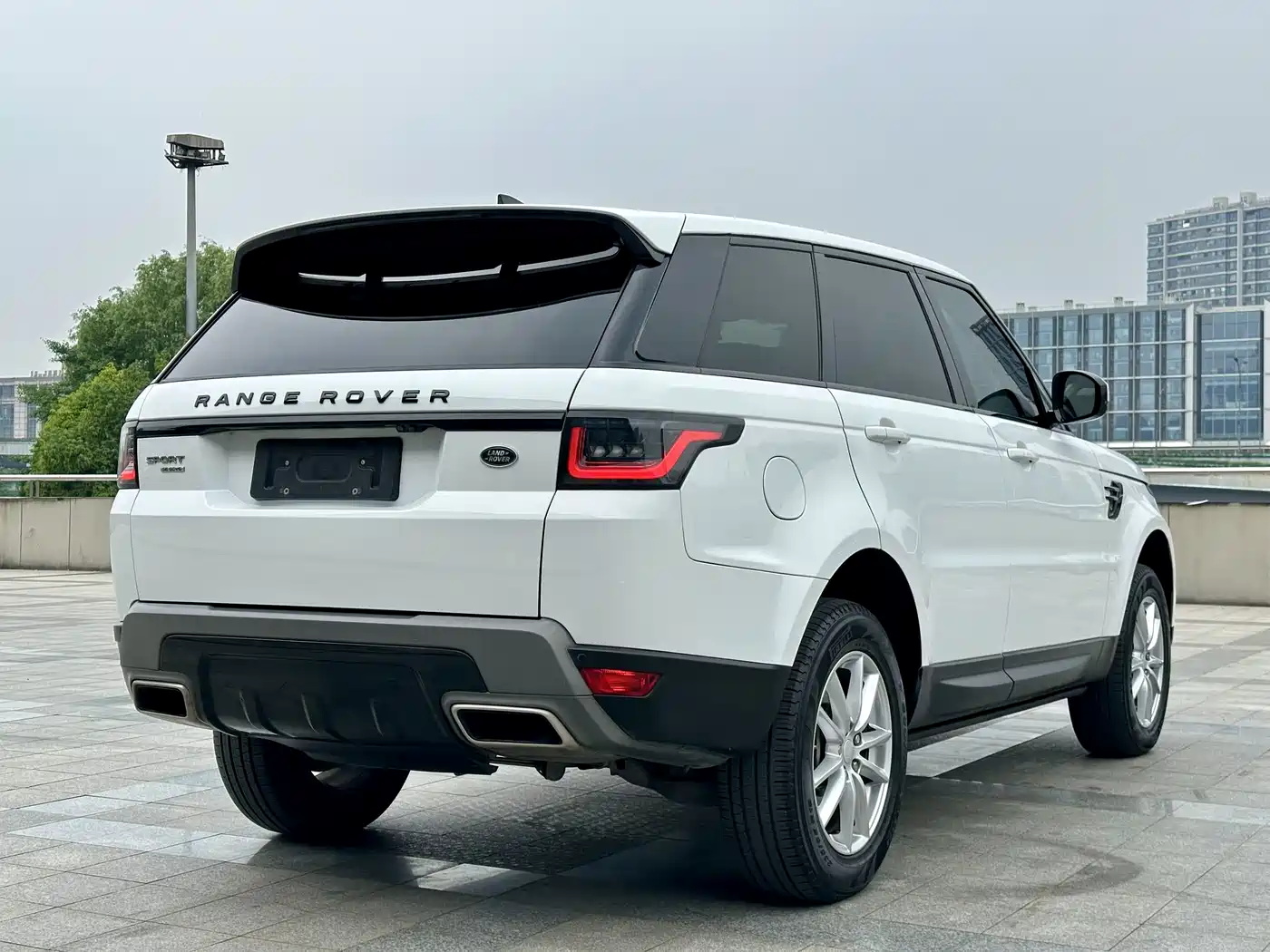 Land Rover Range Rover Sport 2019 3.0 SC V6 Special Edition фото 6