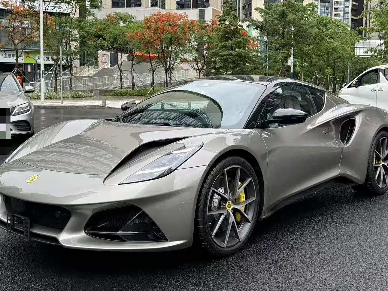 LOTUS SPORTS CAR EMIRA