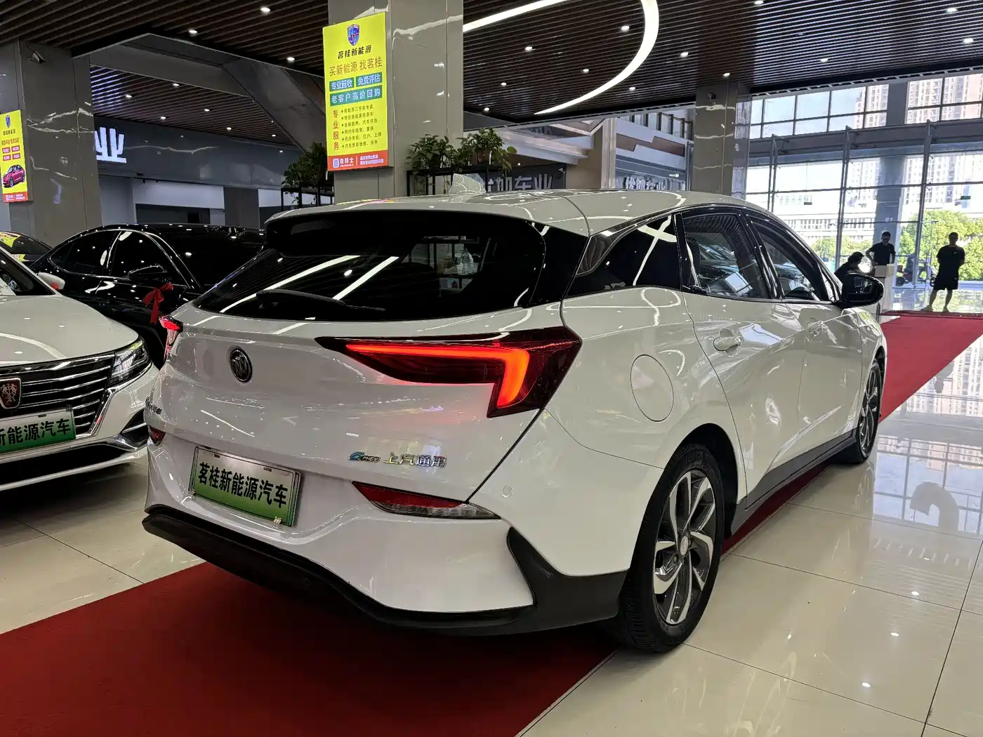 Buick Velite 6 2020 Plug-in Hybrid Connected Smart Edition фото 5