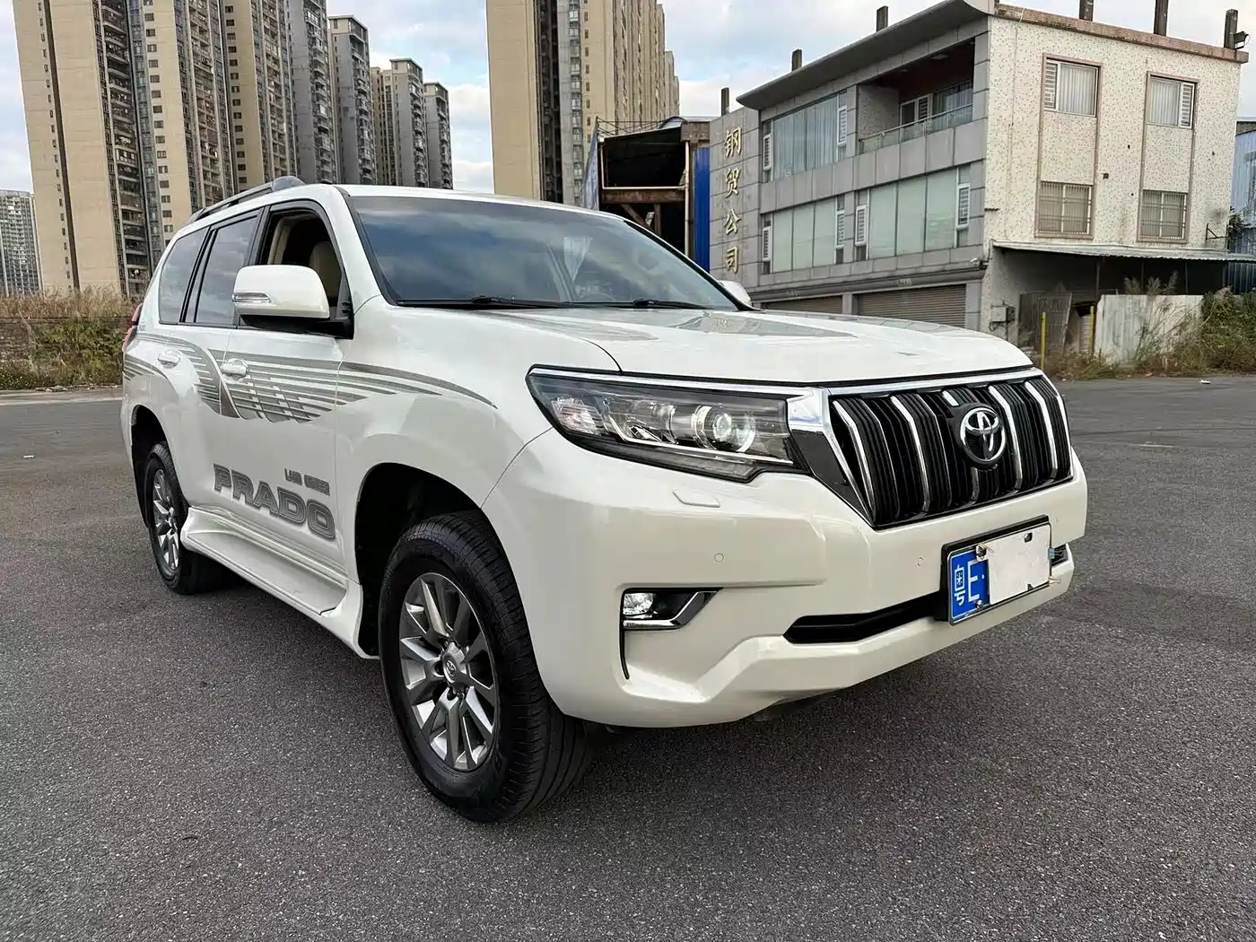 Toyota Prado 2018 3.5L Automatic TX-L Rear-mounted Spare Tire фото 3