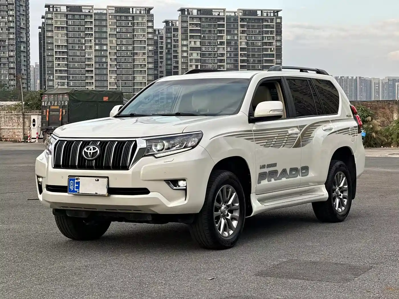 Toyota Prado 2018 3.5L Automatic TX-L Rear-mounted Spare Tire