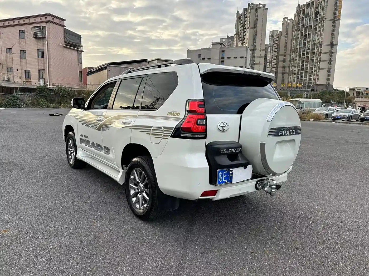 Toyota Prado 2018 3.5L Automatic TX-L Rear-mounted Spare Tire фото 20