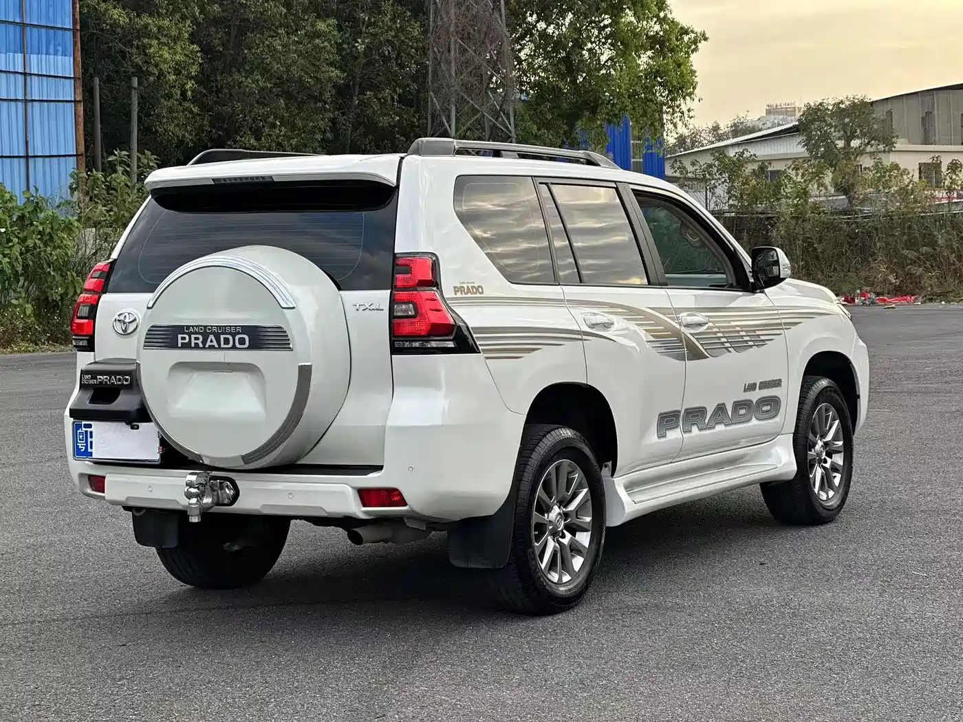 Toyota Prado 2018 3.5L Automatic TX-L Rear-mounted Spare Tire фото 22