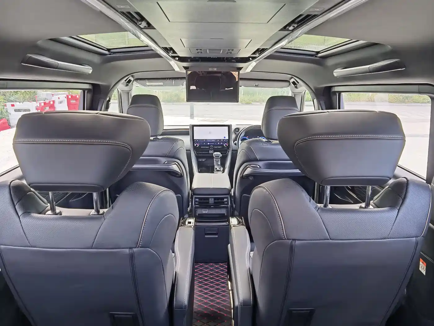 Toyota Alphard 2025 Hybrid 2.5L Prestige Gold Edition фото 8