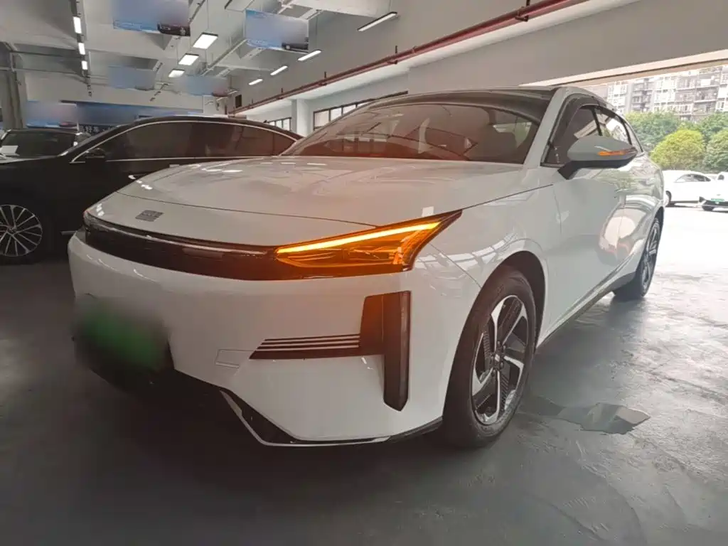Geely Galaxy L6 2024 125km PLUS Soaring Dragon Edition
