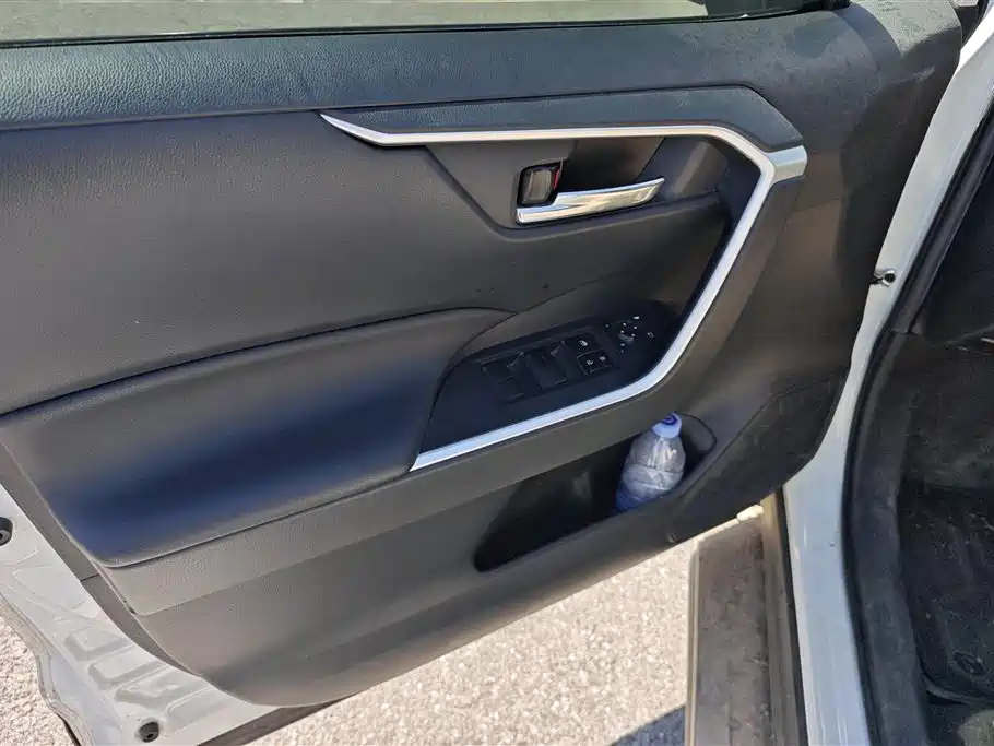 Toyota RAV4 Rongfang 2021 2.0L CVT 2WD Trend фото 7