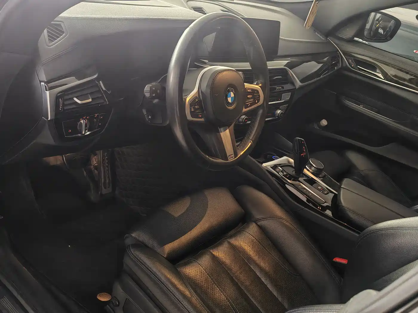 BMW 6 Series GT 2019 630i M Sport Package фото 4