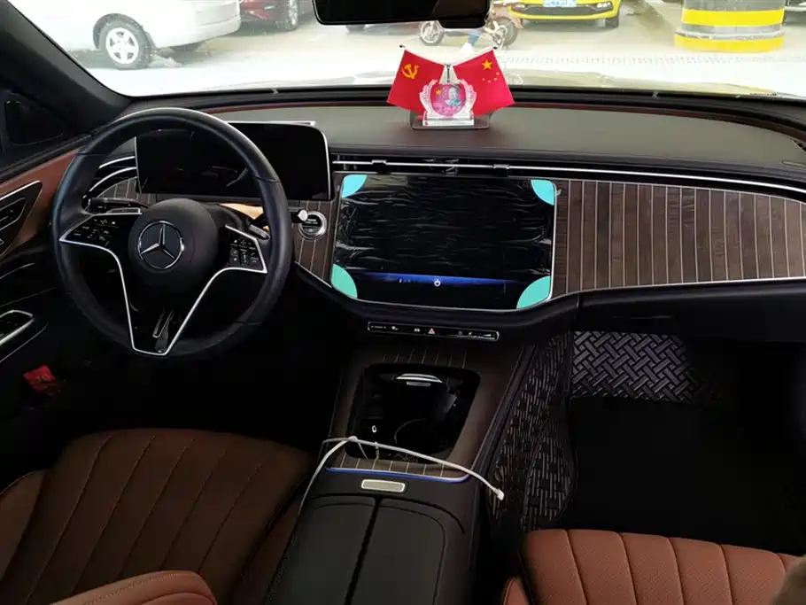 Mercedes-Benz E-Class 2024 E 300 L Fashion фото 12