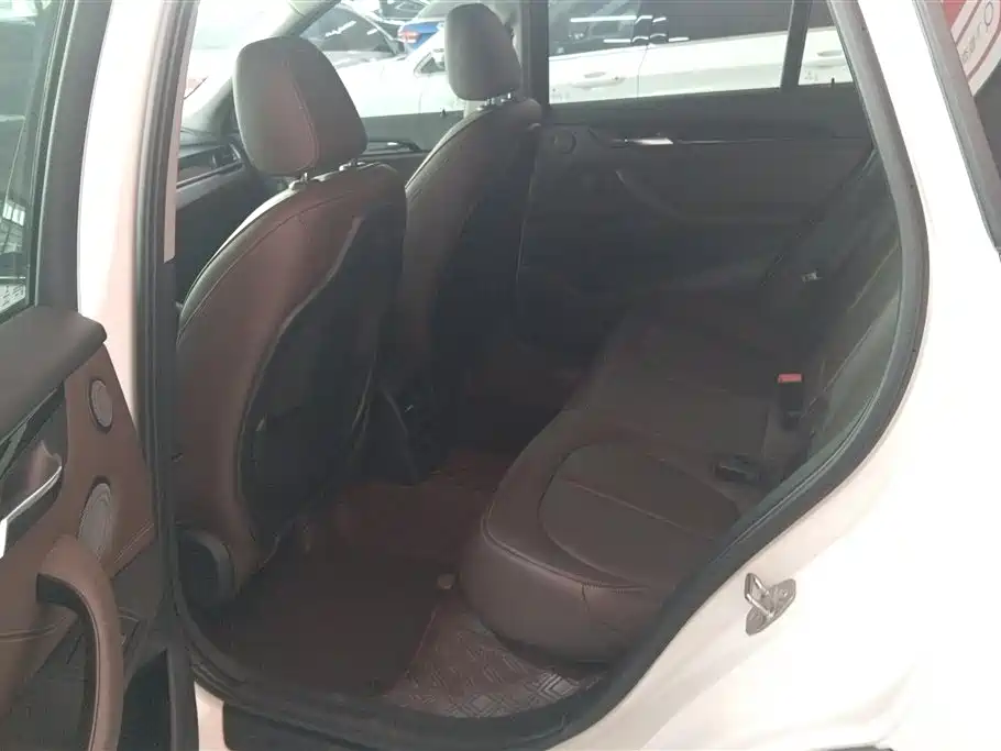 BMW X1 2018 xDrive20Li Luxury Model фото 11