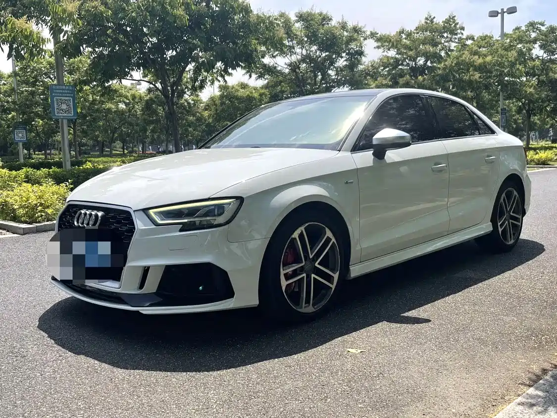 Audi A3 2018 30th Anniversary Limousine 35 TFSI Sport