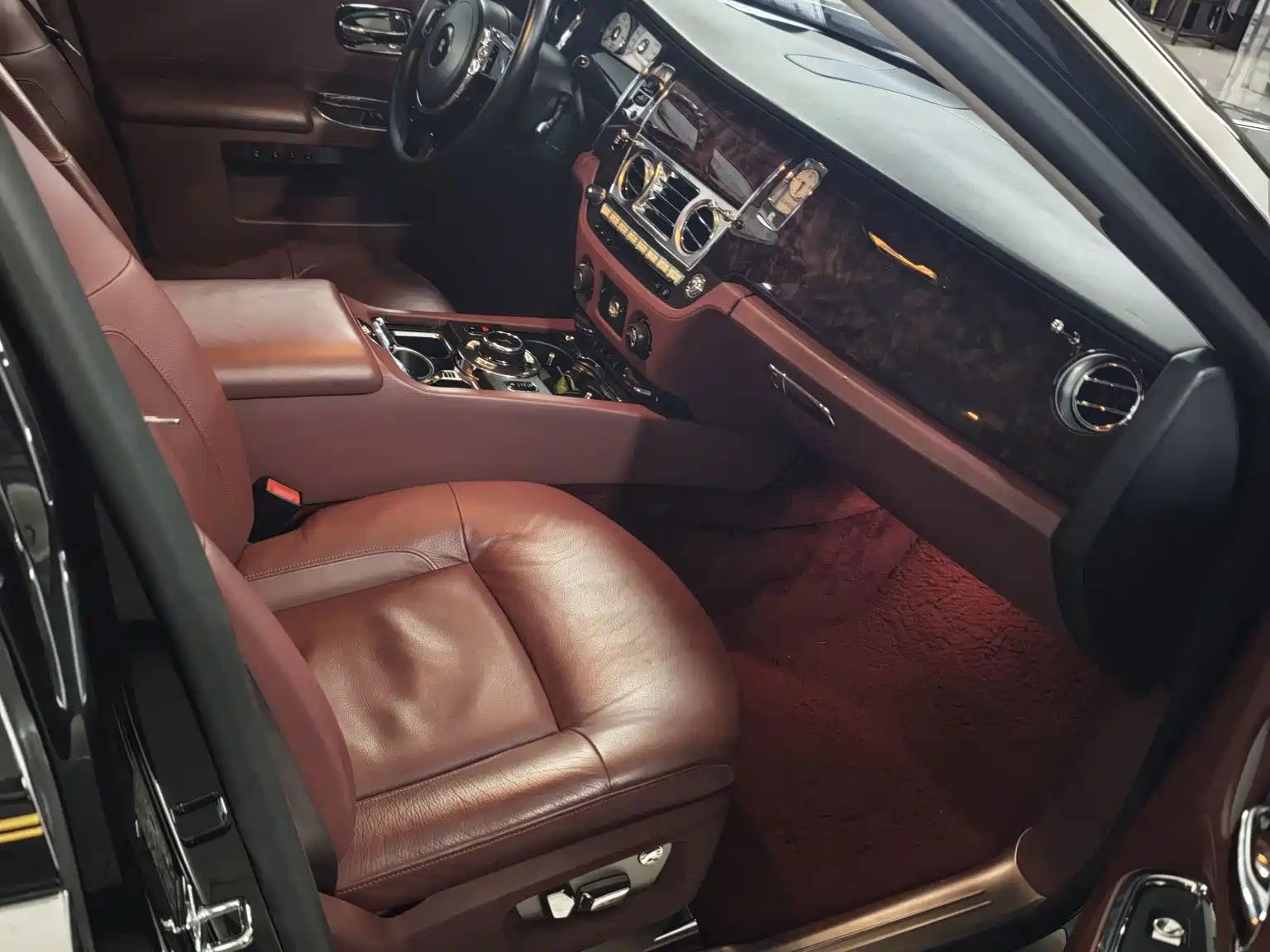 Фото 10 - Rolls-Royce Ghost