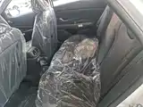 Photo 17 - Hyundai Elantra