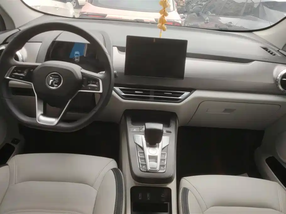 BYD Yuan Pro 2021 401KM Luxury Model фото 12