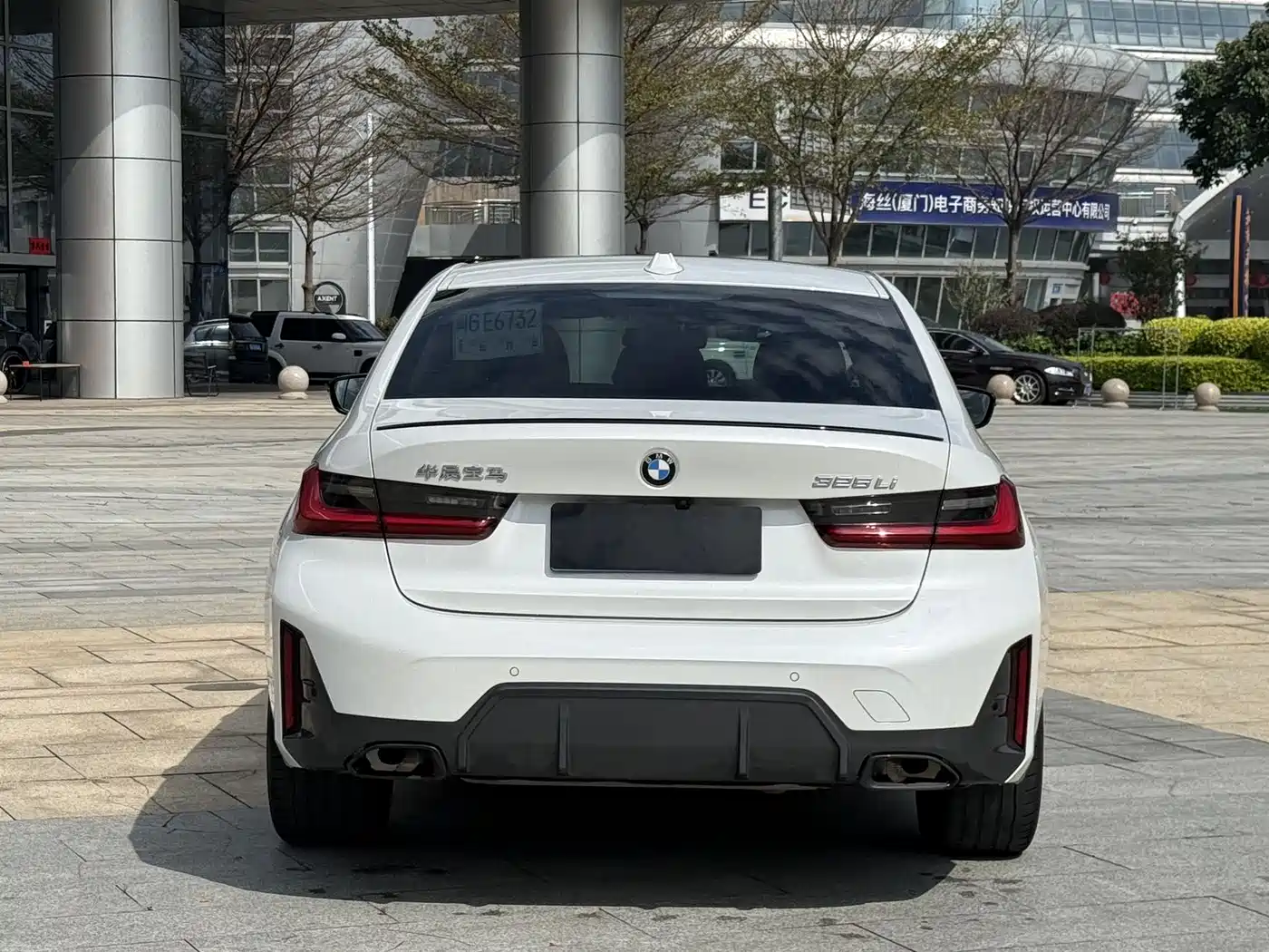 BMW 3 Series 2023 325Li M Sport Black Night Package фото 11