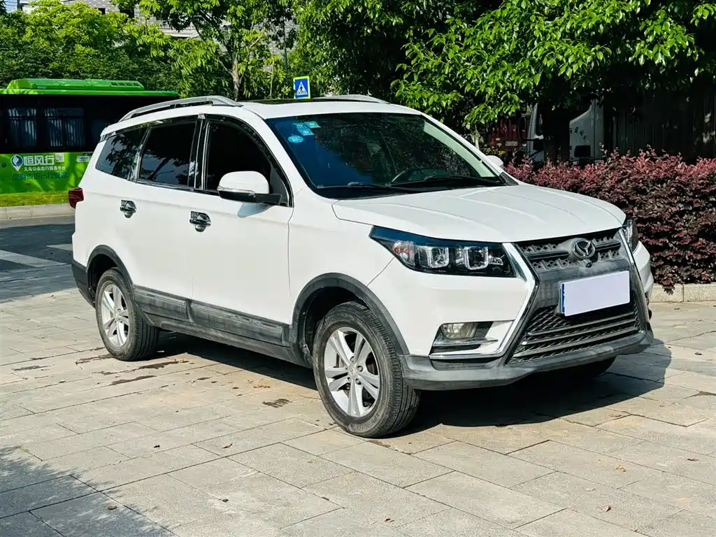 BAIC Huansu S3 2018 2018 1.5L Manual Luxury