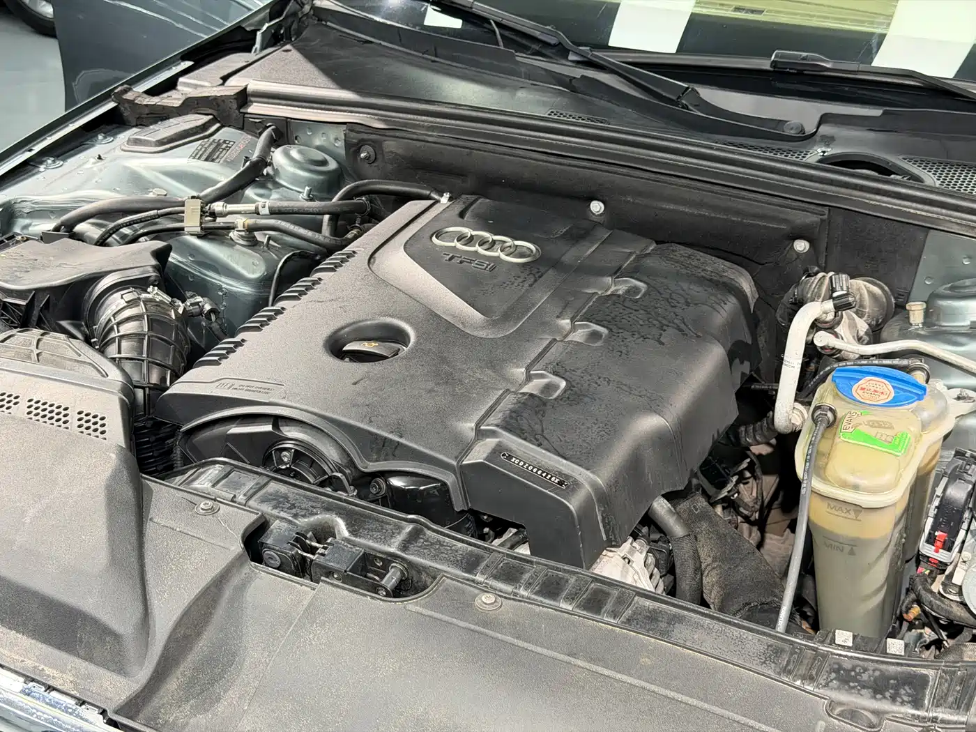 Audi A4L 2010 2010 2.0 TFSI Sport