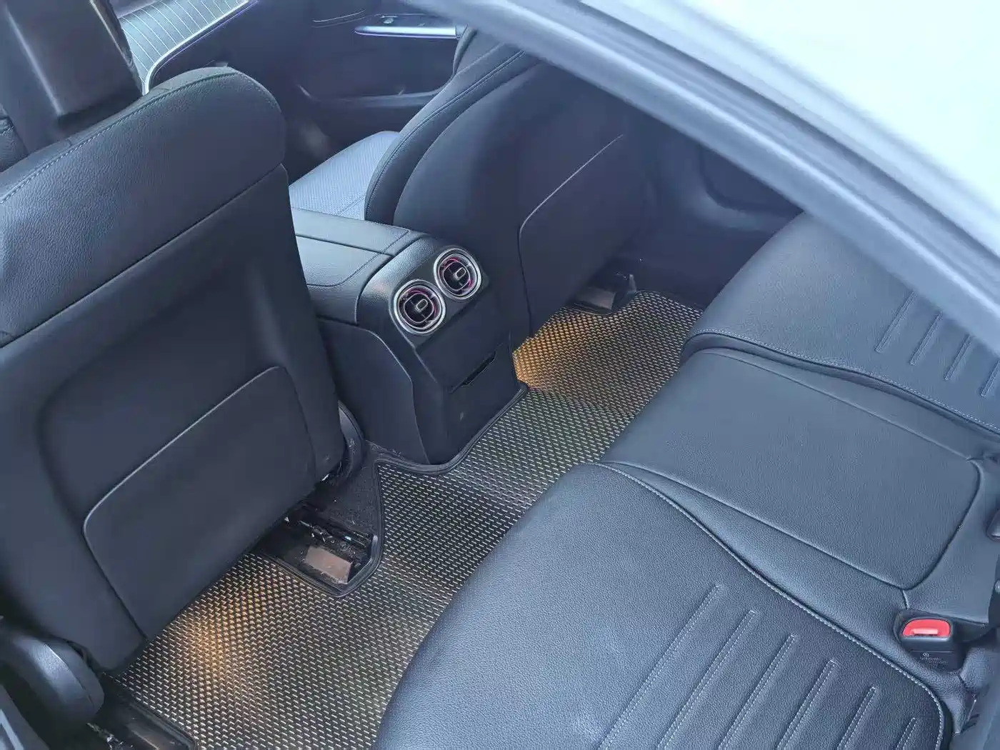 Mercedes-Benz C-Class 2023 Facelift C 260 L Sport Edition фото 14