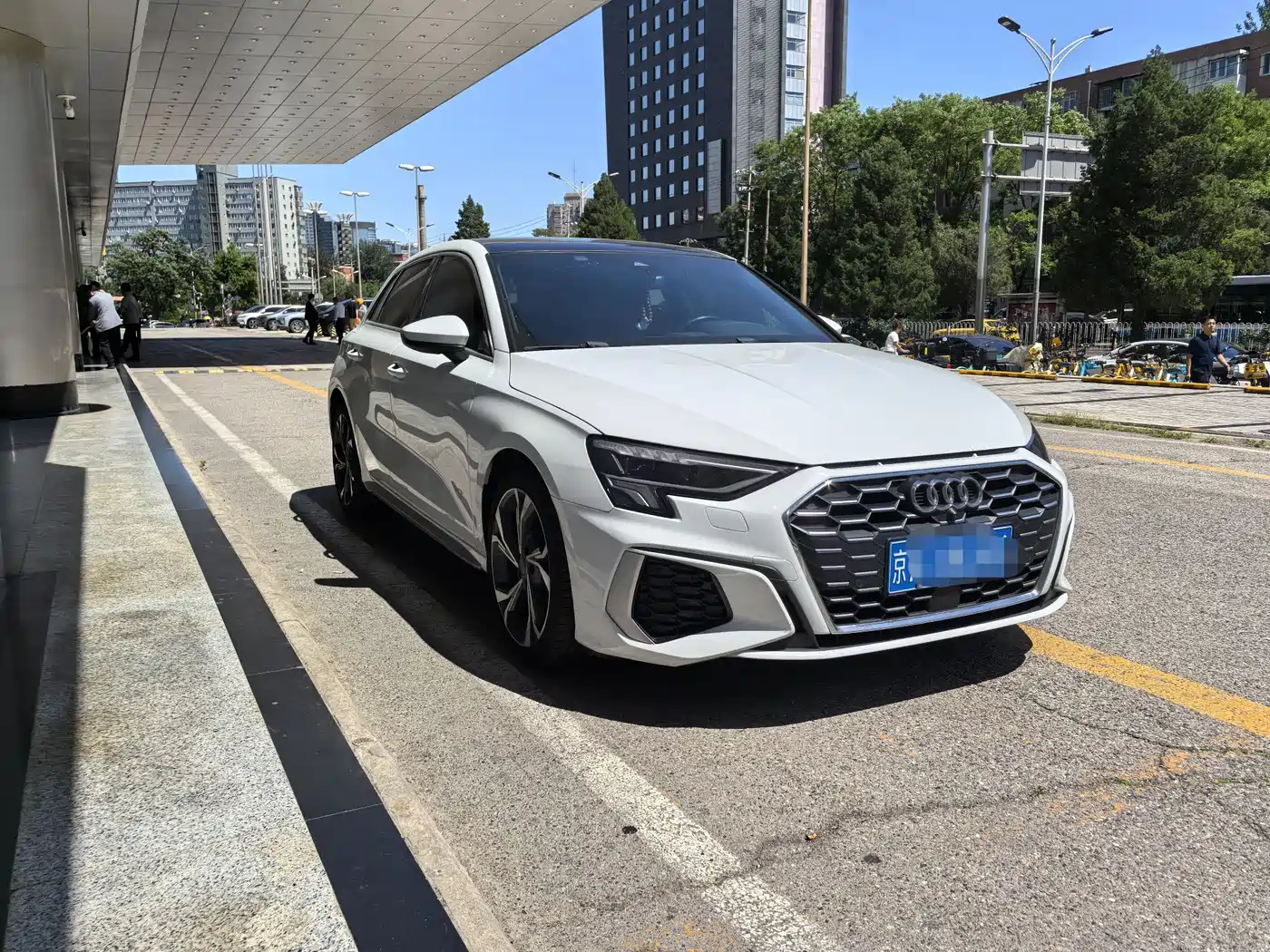 Audi A3 2021 Sportback 35 TFSI Luxury Sport фото 2