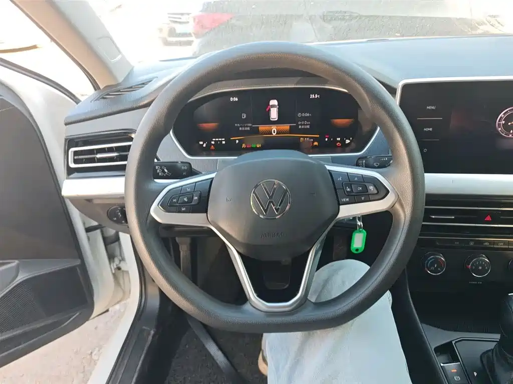 Volkswagen Lavida 2023 1.5L Auto Delight Edition фото 11