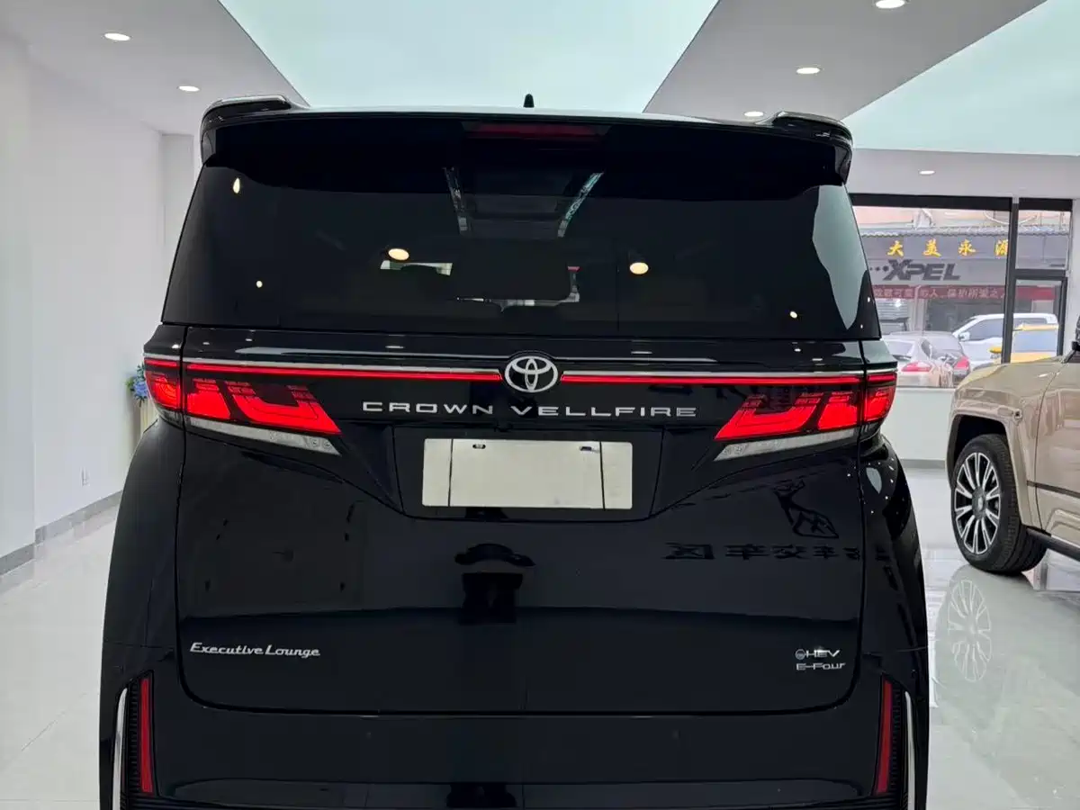 Toyota Vellfire 2024 Crown Hybrid 2.5L Executive Premium Edition фото 9