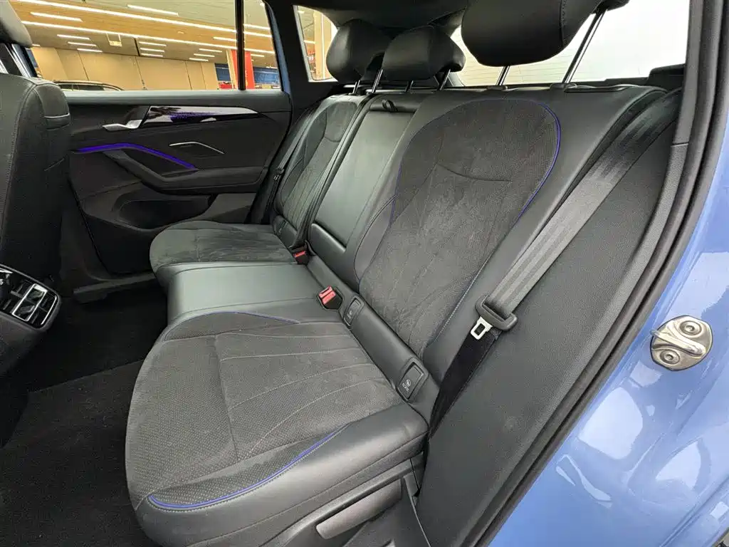 Volkswagen Tiguan L 2024 PRO 380TSI 4WD R-Line Premium Edition фото 7