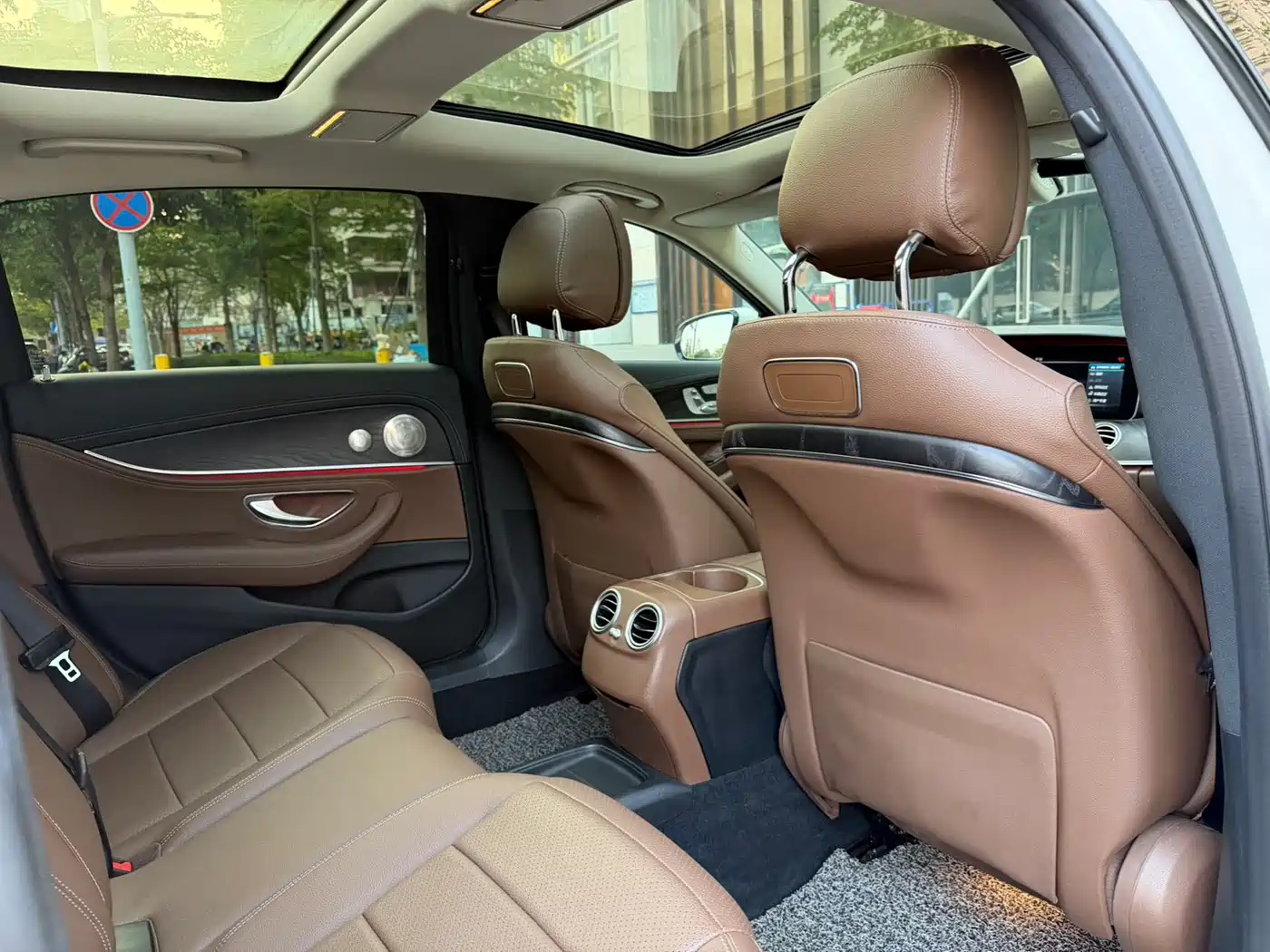 Mercedes-Benz E-Class 2016 E 300 L Sport Fashion Type фото 15
