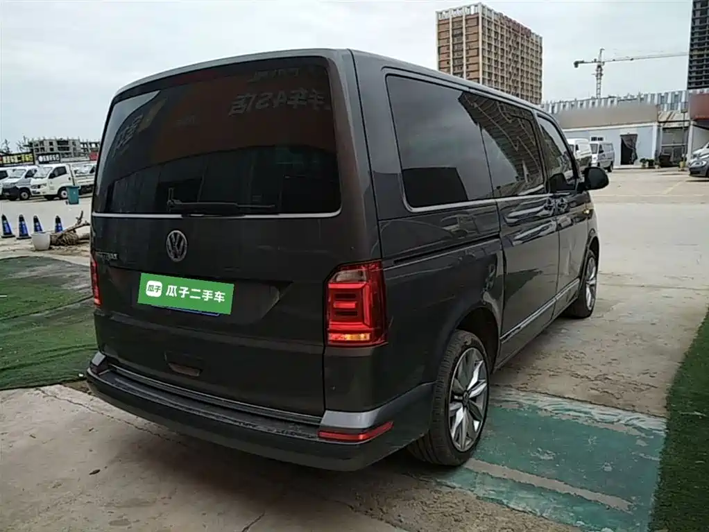 Volkswagen Multivan 2018 2.0TSI 2WD Luxury Edition 7-Seater фото 7