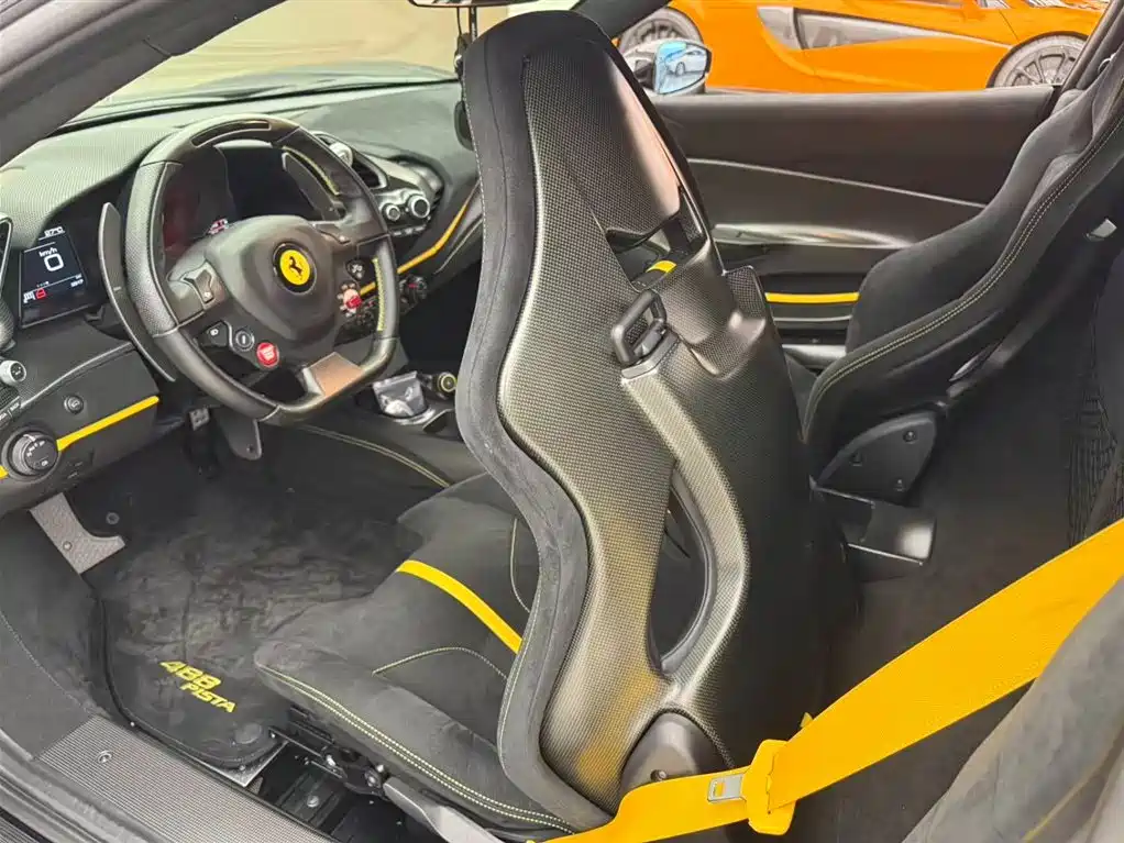 Ferrari 488 2018 488 Pista фото 6